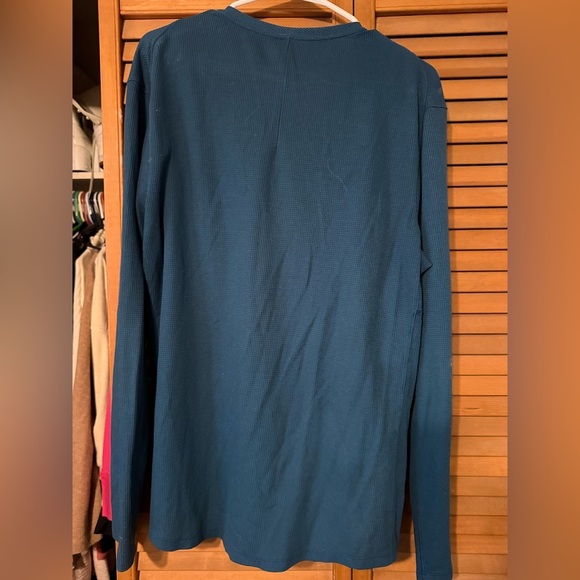 Lululemon Men's Blue Long sleeve Henley - Picture 3 of 3